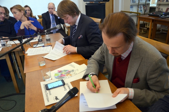 Подписание трёхстороннего соглашения между Библиотекой-читальней им И.С. Тургенева, Библиотекой искусств им. А.П.Боголюбова и Экологической палатой России об учреждении нового печатного СМИ – информационного бюллетеня «Арт-Эко гид»